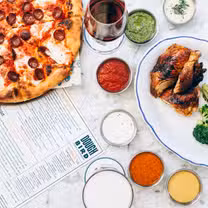 Una foto del restaurante Doughbird - North Central