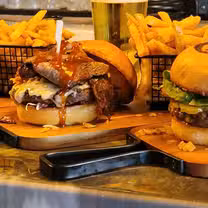 Foto von 127 Saloon Restaurant