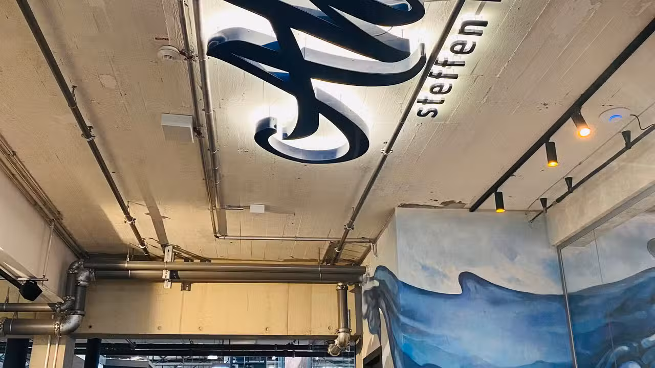Ahoi Eingang Motorworld - Ahoi Steffen Henssler Köln, Köln, NW