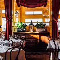 A photo of La Petite Grocery restaurant