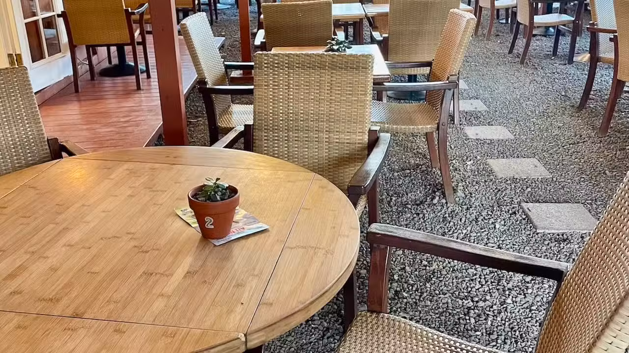 Fresh, open-air seating - Island Fresh Café, Paia, HI