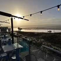 Una foto del restaurante The Upper Deck
