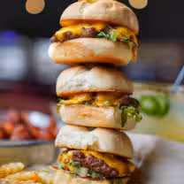 A photo of Fox & Hound - Overland Park restaurant