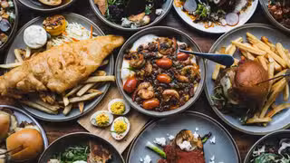 Foto von Revelry Yards Restaurant