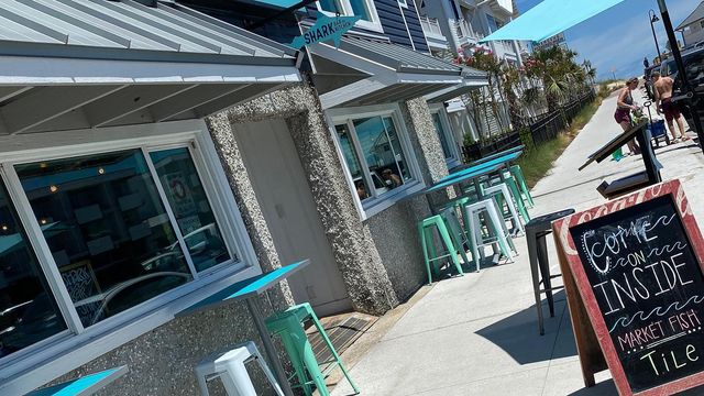 Shark's Bar & Kitchen | Restaurants In Wrightsville Beach