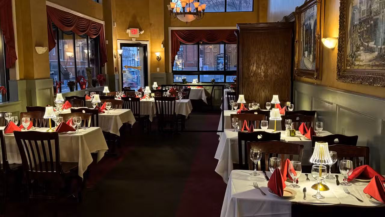 Binnenkant - La Fontana Della Citta, Philadelphia, PA
