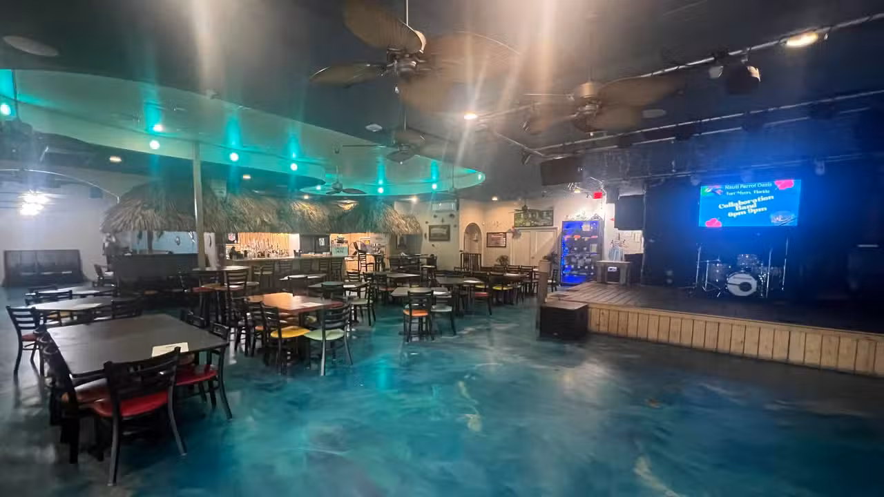 Nauti Parrot Oasis, Fort Myers, FL