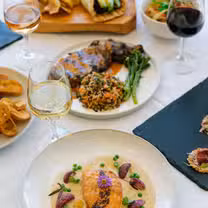 Una foto del restaurante Pinnacle Restaurant - Falkner Winery