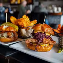 Una foto del restaurante Oakdale Brew House