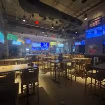 A photo of Buffalo Wild Wings - Poplar Bluff restaurant