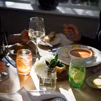 Una foto del restaurante The Crown - Burchetts Green
