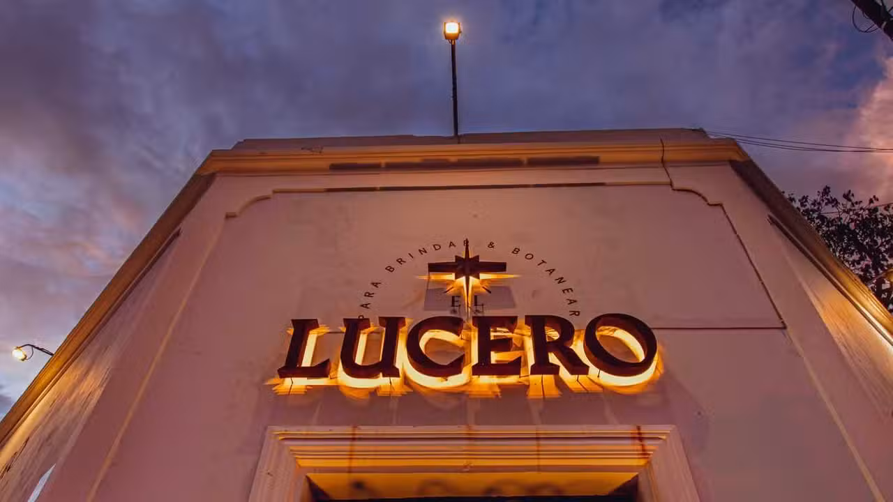 Fachada en la esquina del Lucero del Alba - El Lucero del Alba, Mérida, YUC