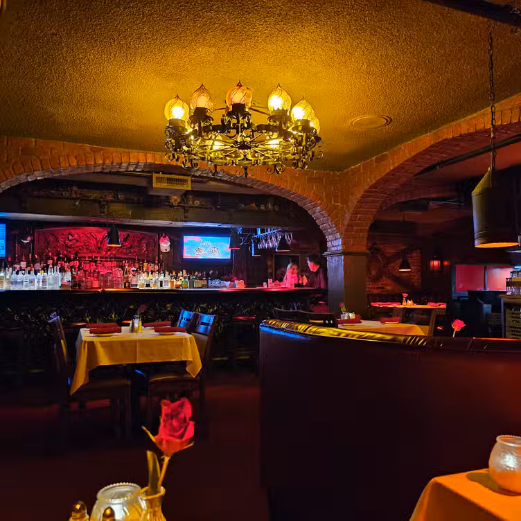 Binnenkant - La Cave Steakhouse, Costa Mesa, CA