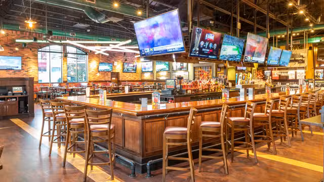 Een van Jake n JOES Sports Grille - Norwood restaurant