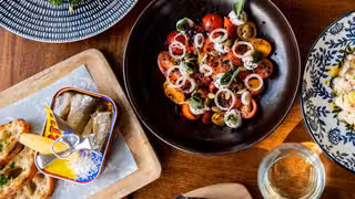 Foto von Heno & Rey Restaurant