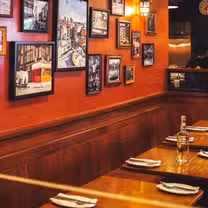 A photo of Alvy's restaurant