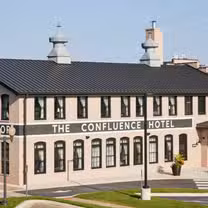 A photo of Missi's Sip & Savor at The Confluence Hotel restaurant