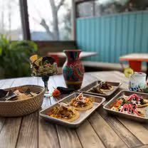 A photo of Comomango Mexican Kitchen and Cantina restaurant