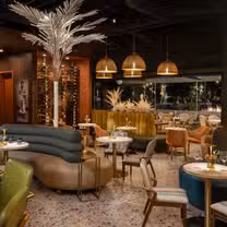 Una foto del restaurante Canopy