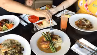 Foto von Hazelwood Food & Drink - St. Louis Park Restaurant
