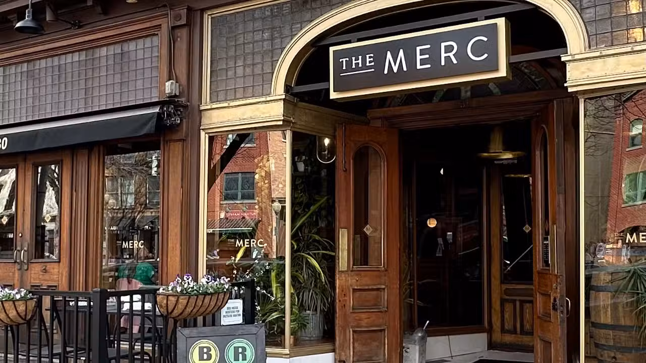 Buitenkant - The Merc, Saratoga Springs, NY