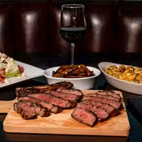 Una foto del restaurante The Riviera Supper Club and Turquoise Room