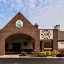 Una foto del restaurante Shift Restaurant and Bar - Batesville
