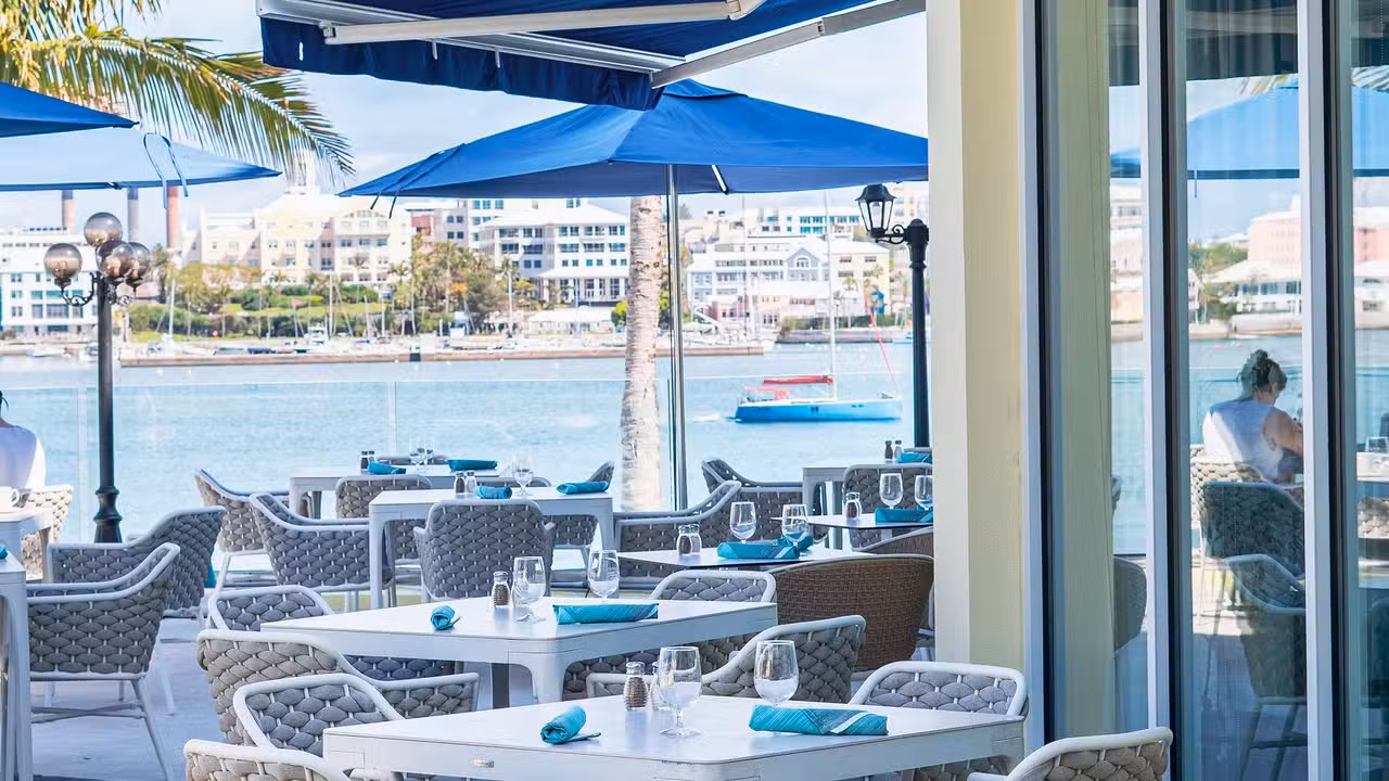 Aurora restaurant overlooks Hamilton Harbour - Aurora, Paget, Paget Parish