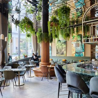 Omnia Bistro & Bar