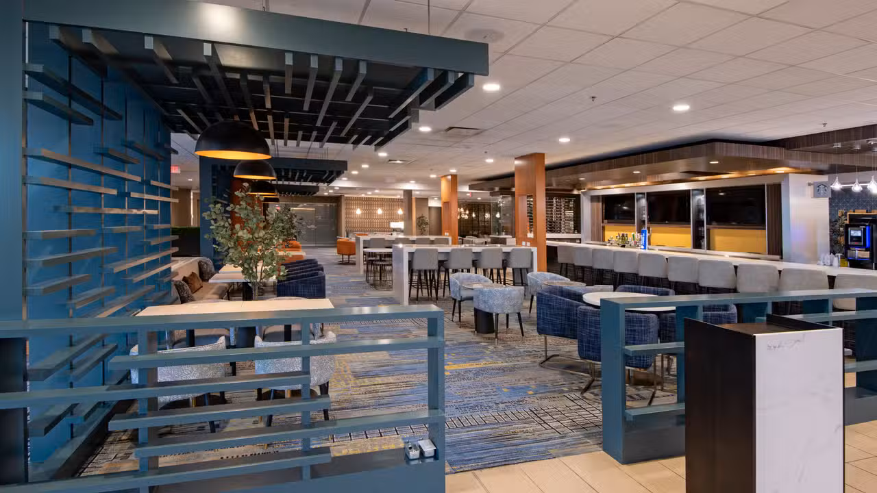 Interior - Stages Kitchen + Bar - DoubleTree by Hilton, Edmonton, AB