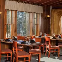 Una foto del restaurante Loon Lodge Inn & Restaurant