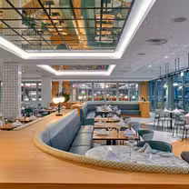 A photo of Glaze Restaurant at Crowne Plaza Marlow restaurant