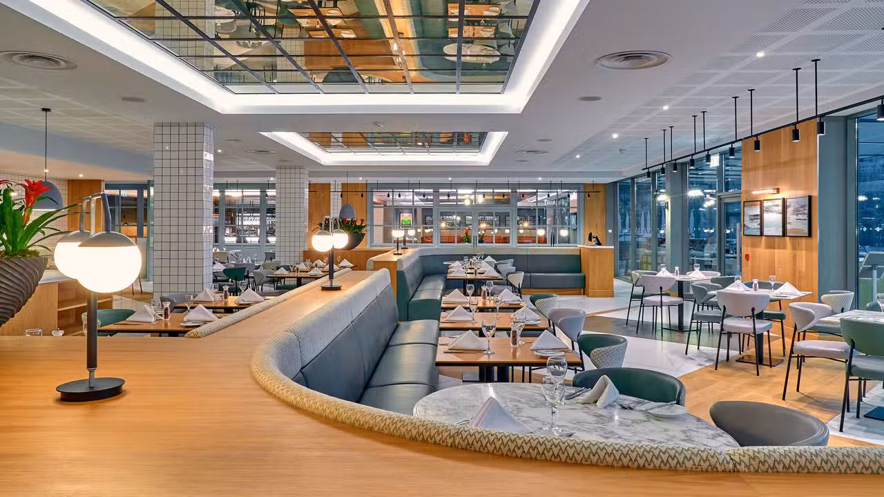 Interior - Glaze Restaurant at Crowne Plaza Marlow, Marlow, Buckinghamshire