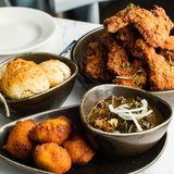 Cover image for Roots Southern Table