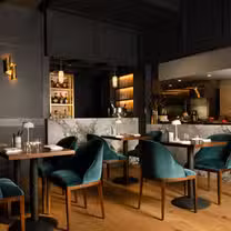 Een foto van restaurant l’abeille à côté
