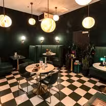 A photo of Rise Mundelein Lounge restaurant