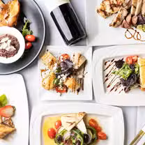 Una foto del restaurante Anna's Harborside Grille