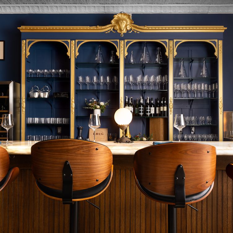 Saison Wine Bar et Salon