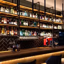 A photo of Heinrich Wein- und Ginbar restaurant