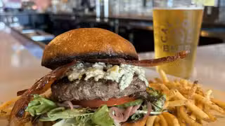Foto von The Local on 50th Restaurant
