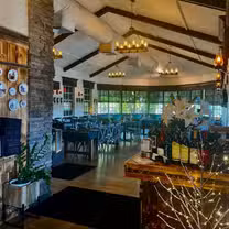 Una foto del restaurante Daily News Restaurant-Fort Harrison Ave