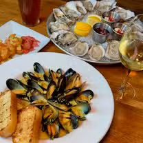 Una foto del restaurante Kelly’s Oyster House and Bar