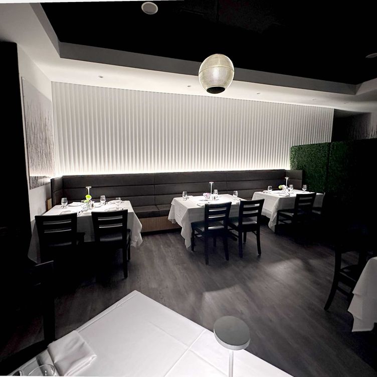 Mike's Bistro - UES