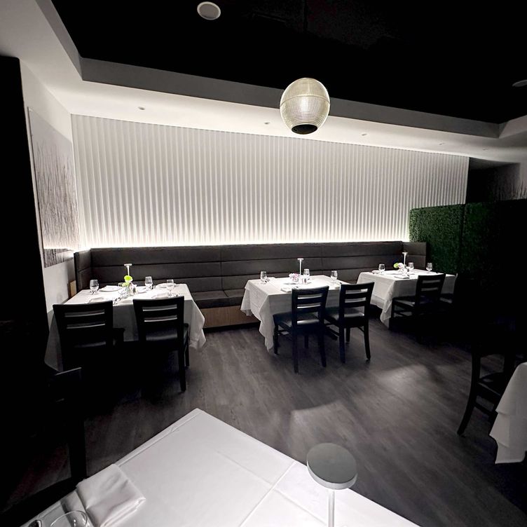 Mike's Bistro - UES