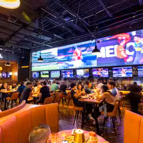 Foto von Sports & Social - Orlando Restaurant