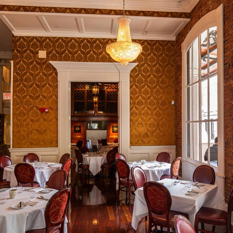 Restaurant August