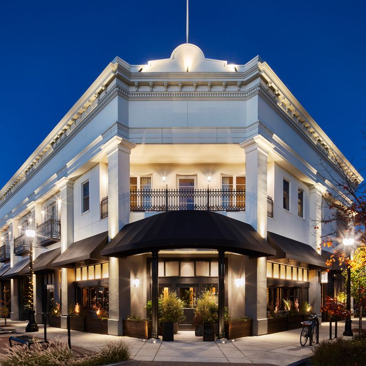 SingleThread Restaurant & Inn