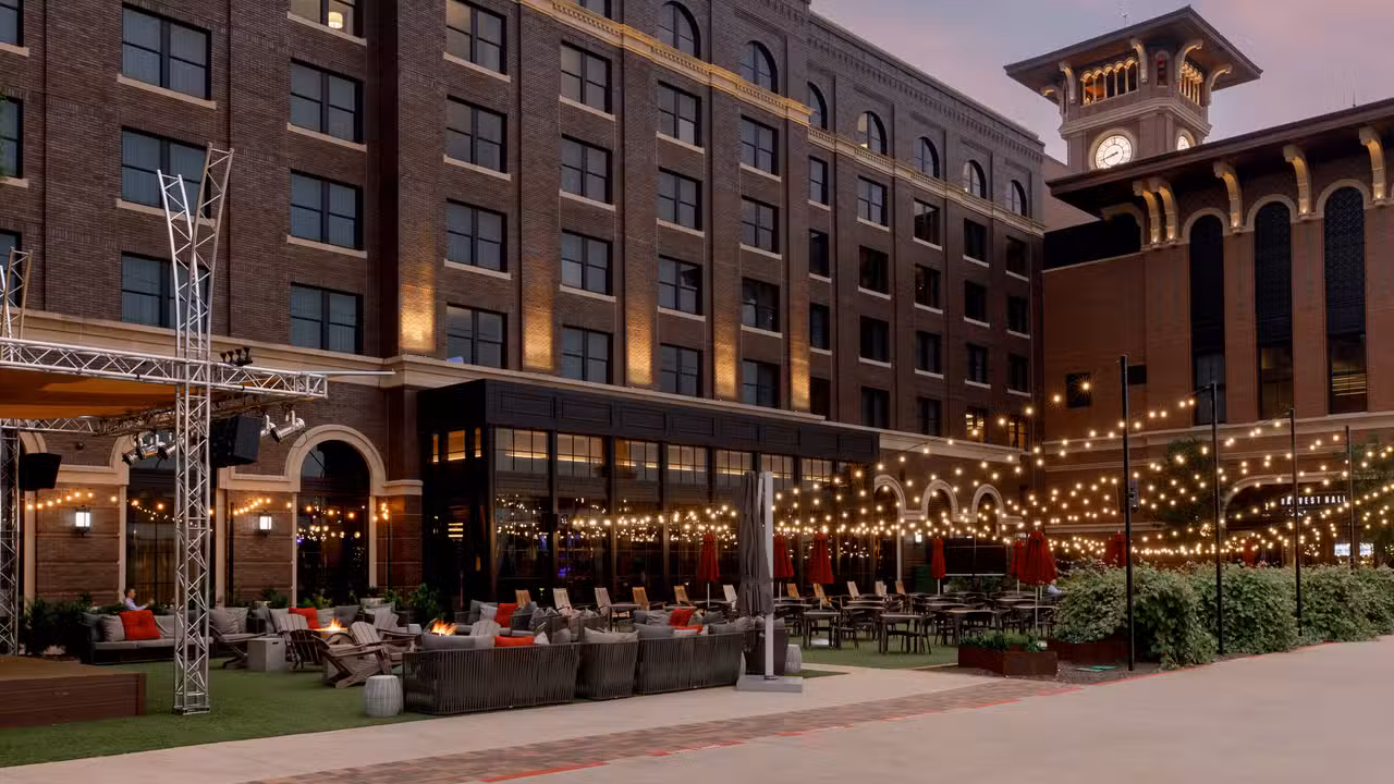 Exterior - WineYard Grille + Bar, Grapevine, TX