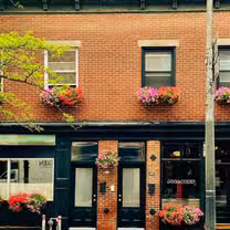 A photo of Joe Beef restaurant