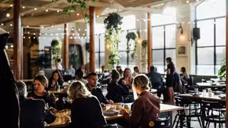 Foto von McKiernan Rôtisserie Restaurant